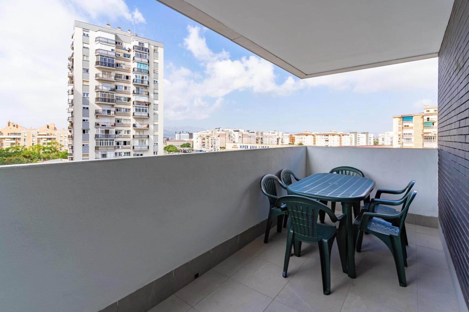 Guestready - Sunny Seaside Escape In Malaga Apartment Bagian luar foto